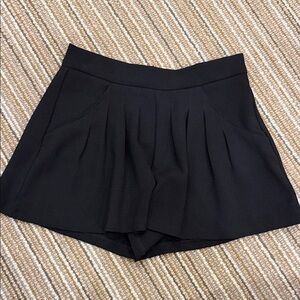 Aqua Elegant Black Pleated Shorts